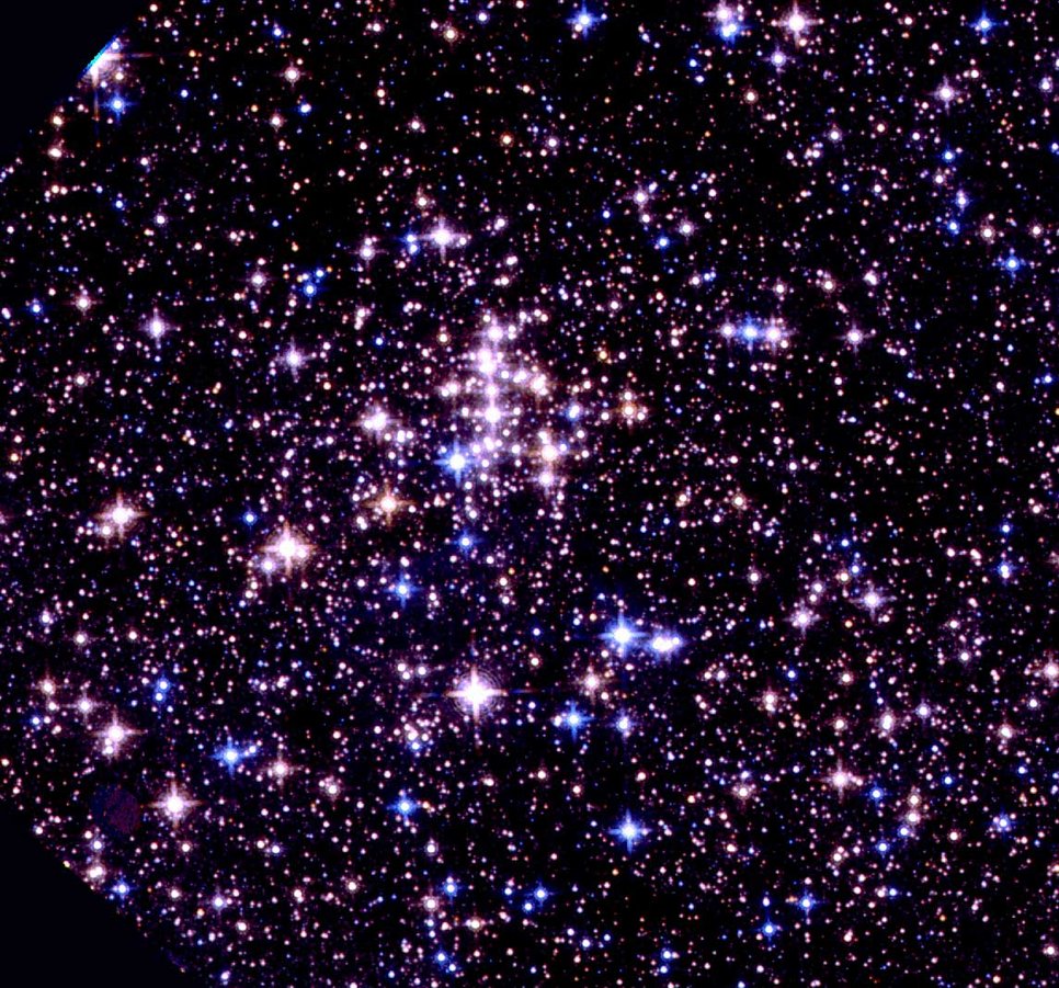 Abb. 2: Der Quintuplet Haufen. Infrarotkompositbild (falschfarben), aufgenommen mit dem NASA/ESA-Weltraumteleskop Hubble.