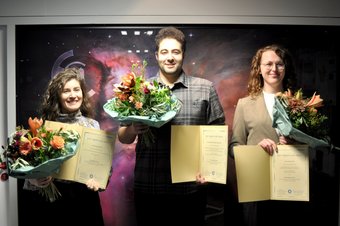 The 2023 Patzer Prize winners: Giulia Perotti, Mohammadreza Ayromlou and Emily Hunt (from left to right)© Marten Scheuck/MPIA The 2023 Patzer Prize winners: Giulia Perotti, Mohammadreza Ayromlou and Emily Hunt (from left to right)© Marten Scheuck/MPIA